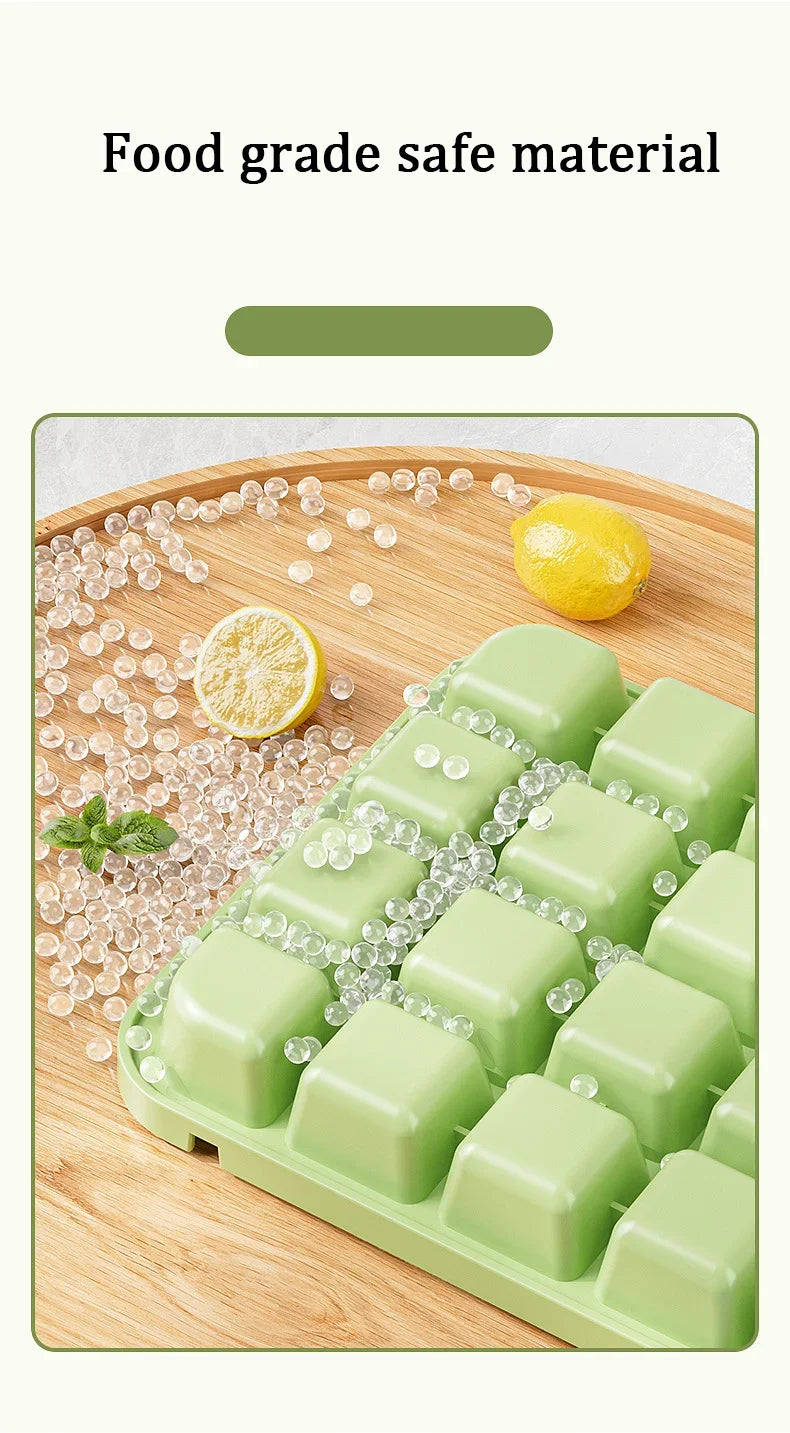 Eiswürfelform mit Behälter