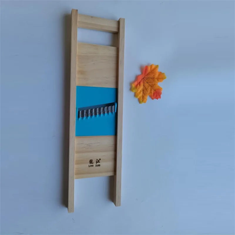 Pommes-Schneider mit Holzgriff